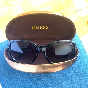 (3/$25)🕶 Women’s Guess Sunglasses 🕶